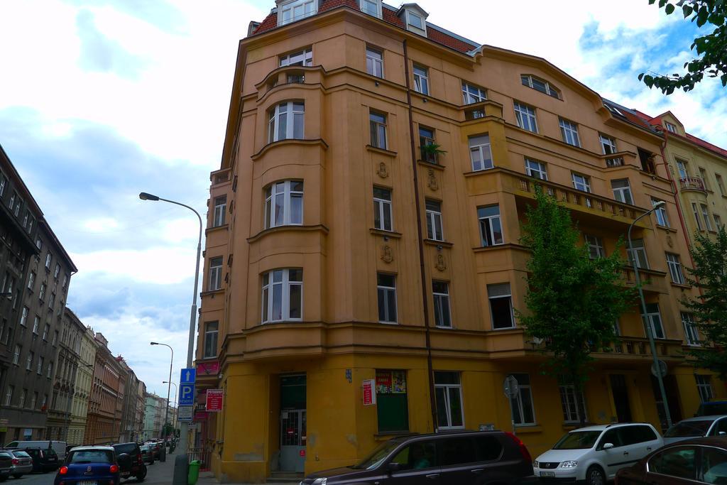 Cozy Modest Room For 2 Or 3 Persons Praga Exterior foto